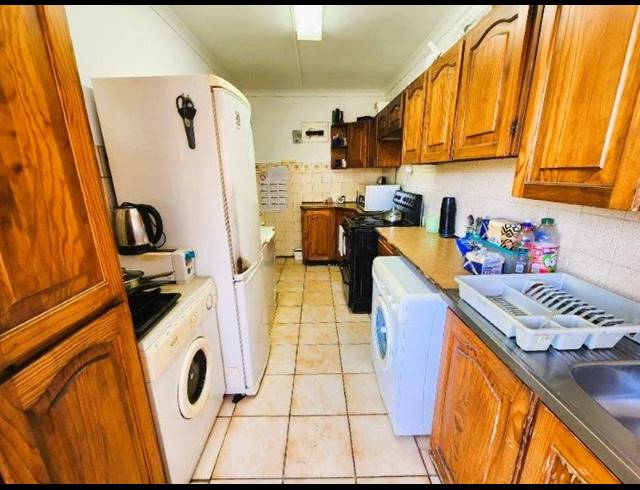 3 BEDROOM FLAT SOLD IN PINETOWN CENTRAL